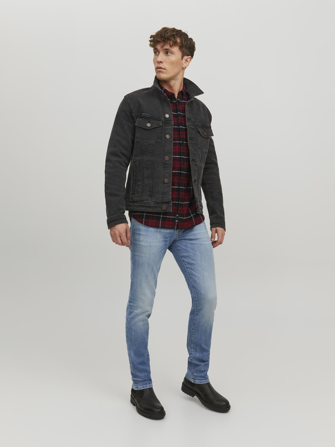 model_shot-front_full